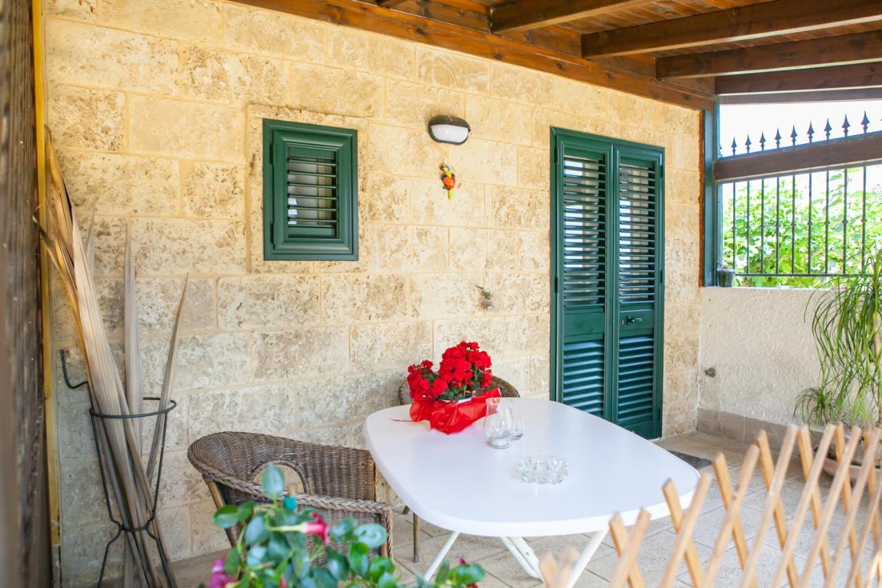B&B I Tre Ulivi Salice Salentino Exteriör bild