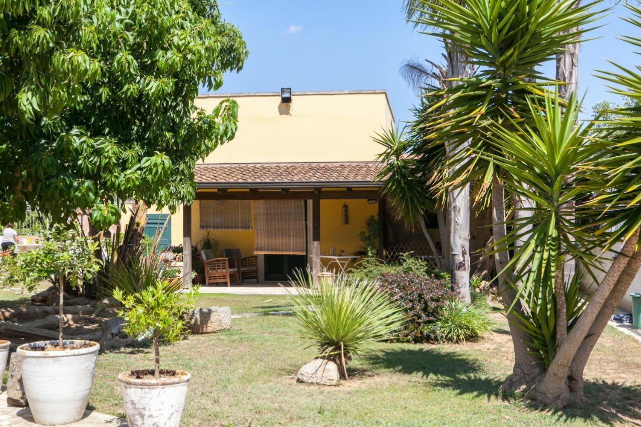 B&B I Tre Ulivi Salice Salentino Exteriör bild